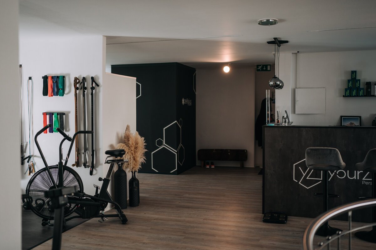 Trainingsbereich und Empfang unserer Lounge